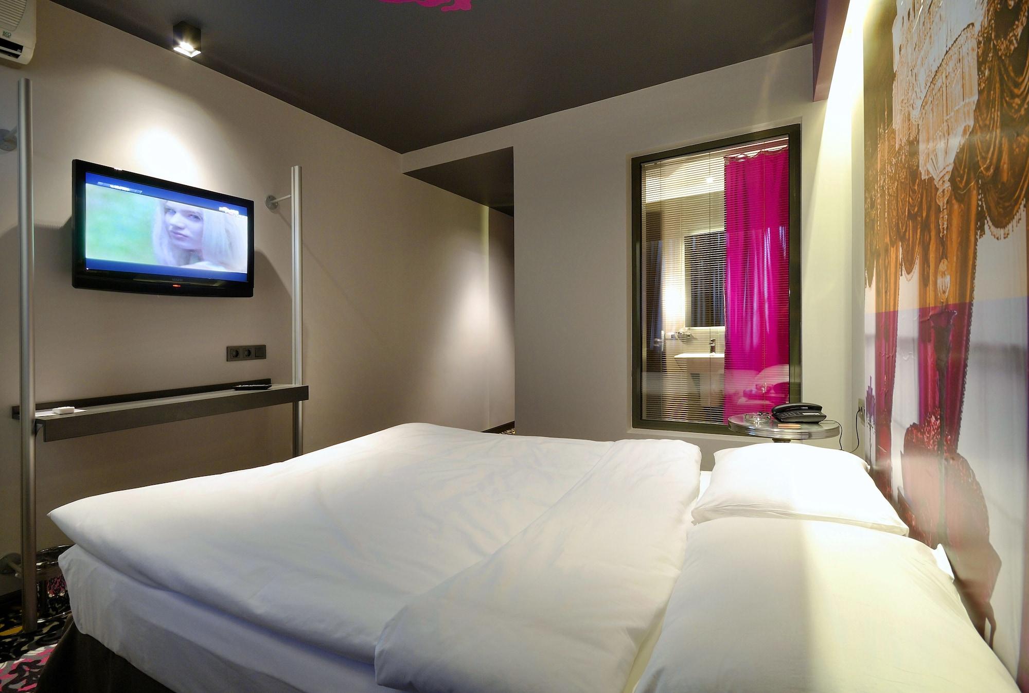 Tulip & - Taksim Pera Center 4*