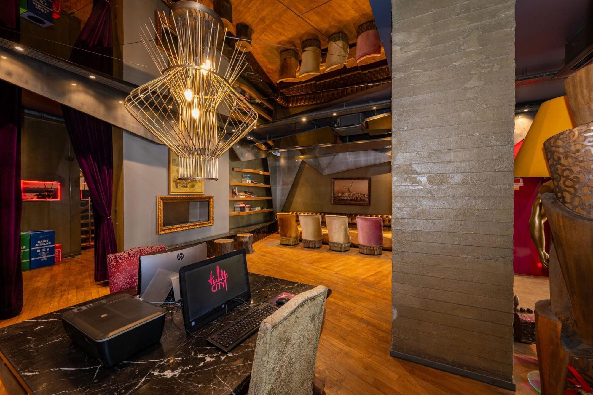 Tulip & - Taksim Pera Center