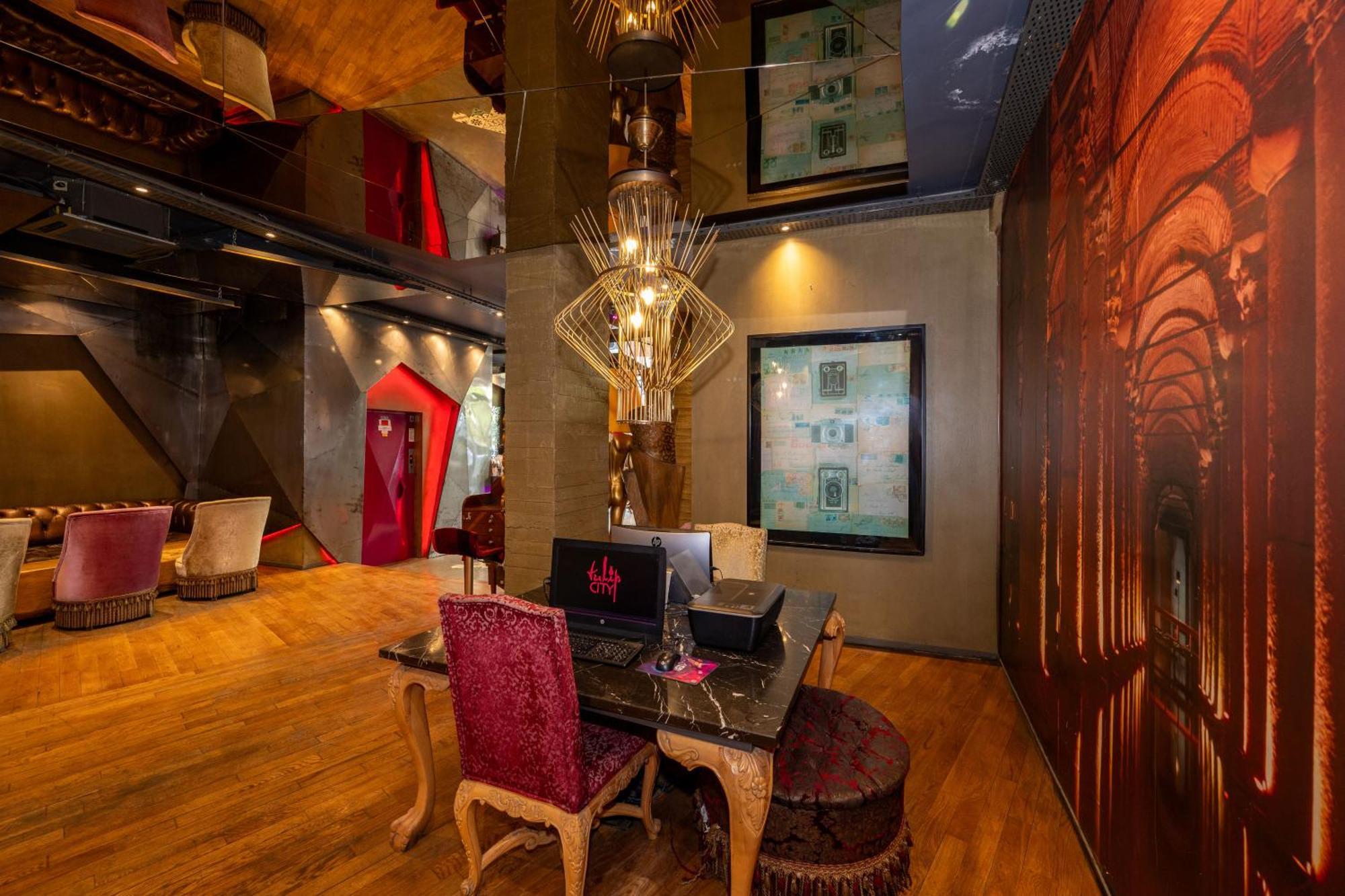 Tulip & - Taksim Pera Center Hotel