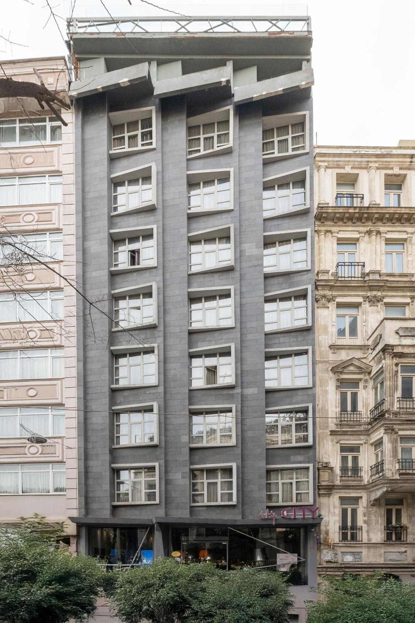 Hotel Tulip & - Taksim Pera Center 4*