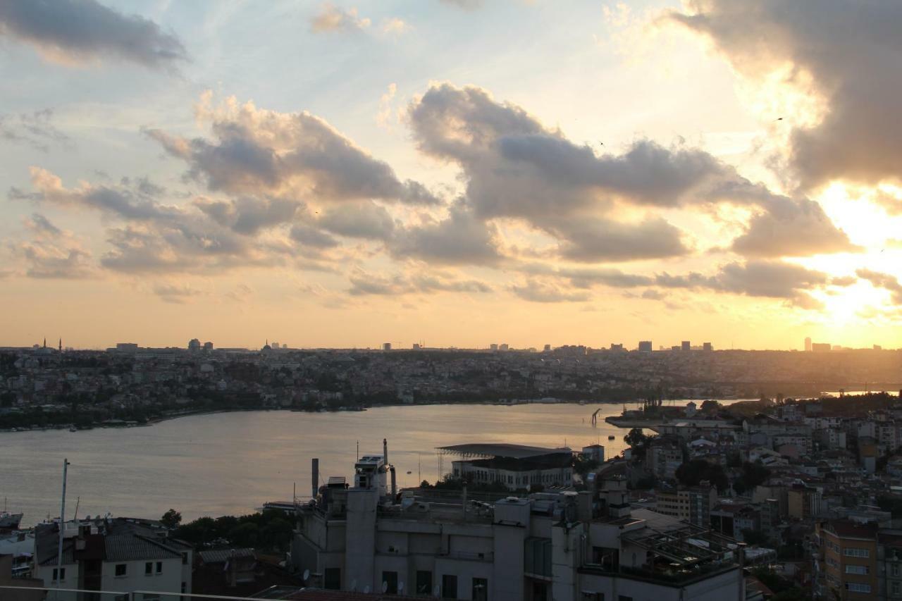 Hotel Tulip & - Taksim Pera Center 4*